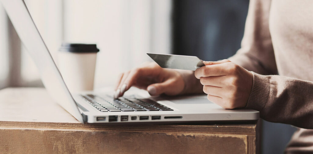 Comparison of Shopify, Wix, WooCommerce, and Magento platforms for e-commerce